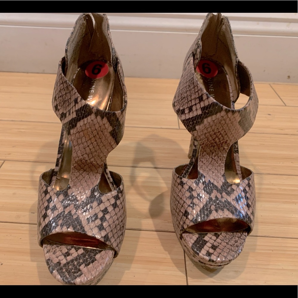 classy, snake skin comfort heal